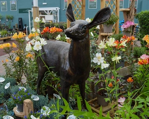 DOE HEAD UP FACING RIGHT METAL ORNAMENT